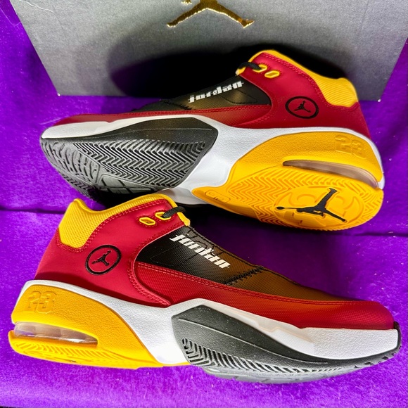 Jordan Max Aura 3 SE GS Red Black University Gold DJ6245 607 Men’s 6 Wmns 7.5 - Picture 8 of 12